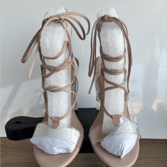 Aldo Tan Heels Elegant and Timeless - Picture 1 of 11
